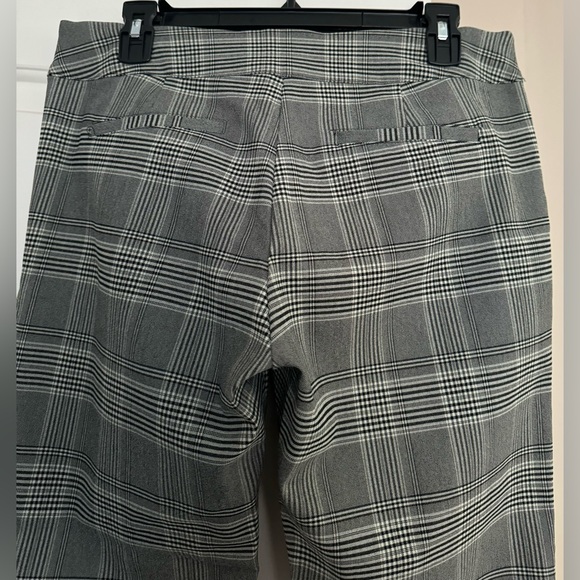 Brand new “Simply Vera “Vera Wang capri bottoms for women.Size-M,color-gray.🤍 - Picture 5 of 7